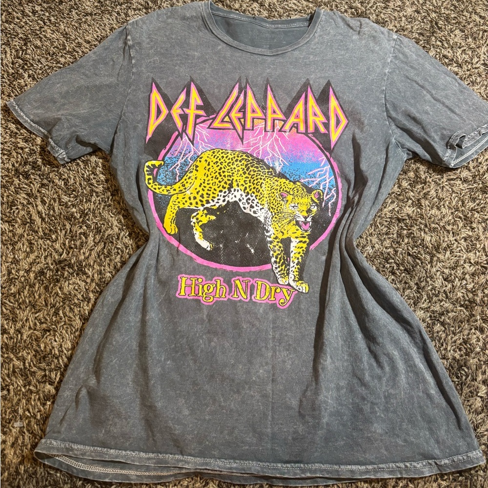 Def Leppard Graphic T-Shirt